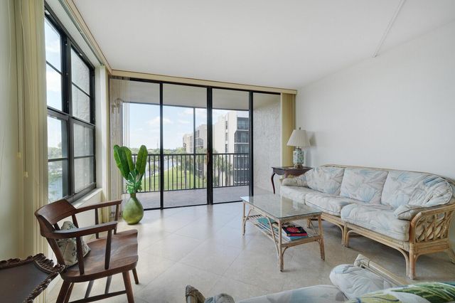 8 Royal Palm Way 401, Boca Raton, FL 33432
