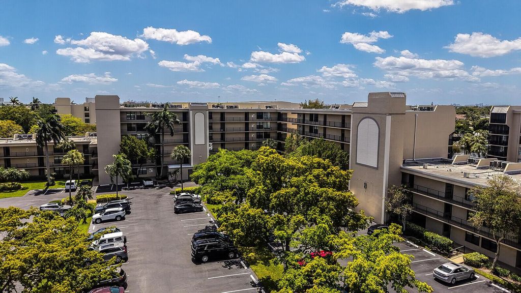 8 Royal Palm Way 401, Boca Raton, FL 33432