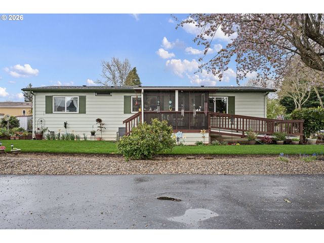 1400 CANDLELIGHT Dr 105, Eugene, OR 97402