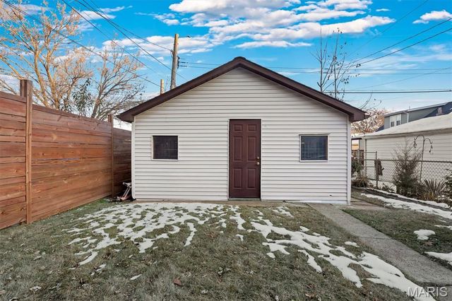 5714 Morganford Road, St Louis, MO 63116