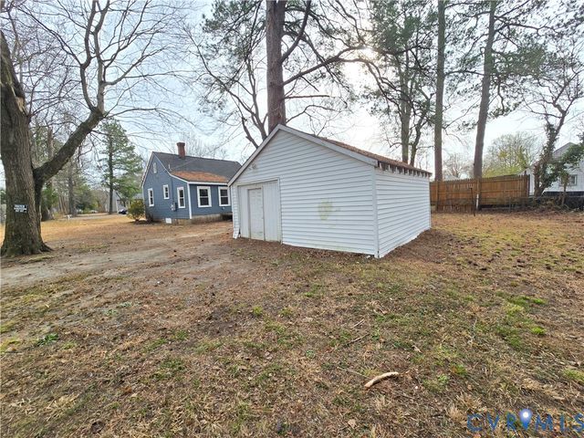 215 Naglee Ave, Sandston, VA 23150