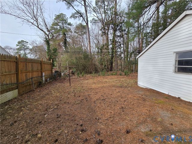 215 Naglee Ave, Sandston, VA 23150