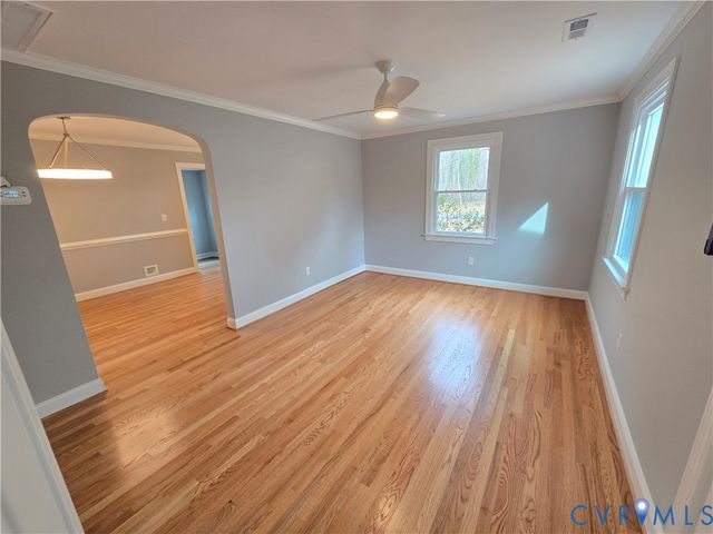 215 Naglee Ave, Sandston, VA 23150