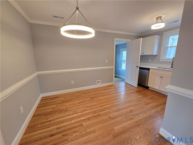 215 Naglee Ave, Sandston, VA 23150