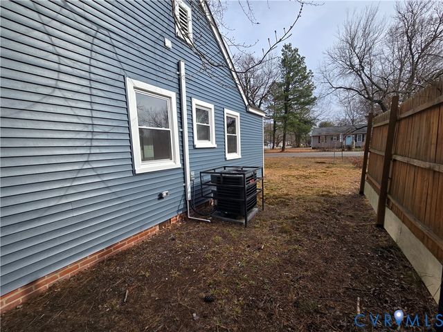 215 Naglee Ave, Sandston, VA 23150