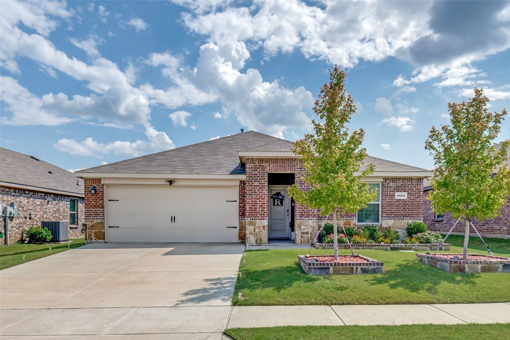2952 Roper Street, Royse City, TX 75189