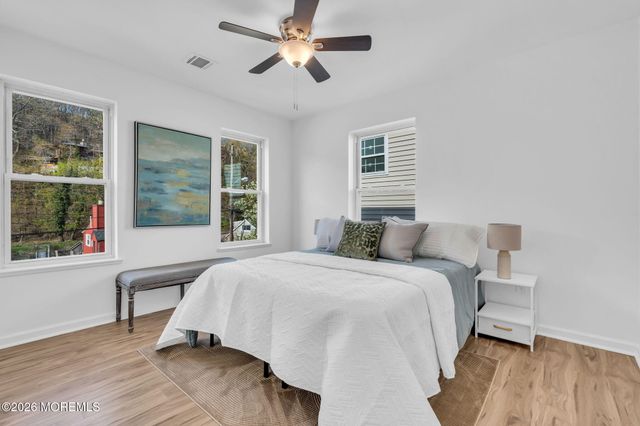 13 Locust Street, Highlands, NJ 07732