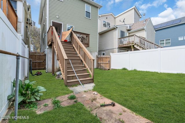 13 Locust Street, Highlands, NJ 07732