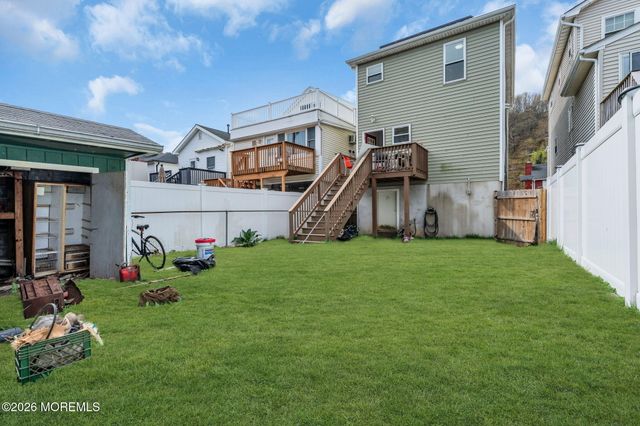 13 Locust Street, Highlands, NJ 07732