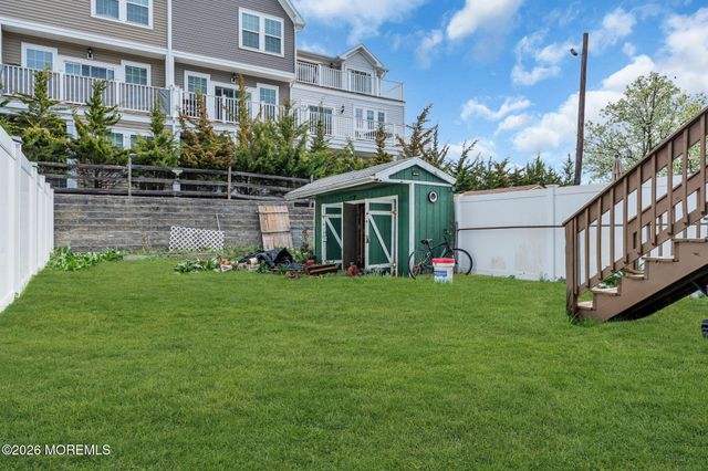 13 Locust Street, Highlands, NJ 07732