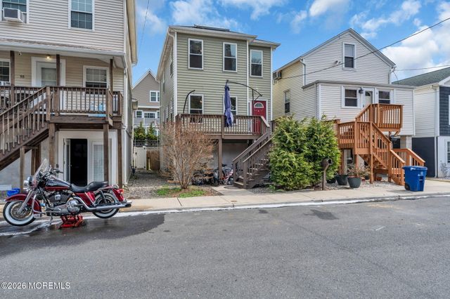 13 Locust Street, Highlands, NJ 07732