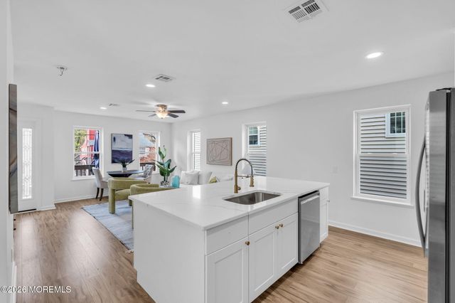 13 Locust Street, Highlands, NJ 07732