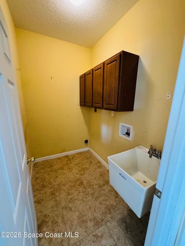 112 Broyles Drive SE, Palm Bay, FL 32909