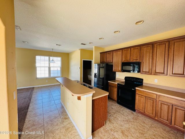 112 Broyles Drive SE, Palm Bay, FL 32909