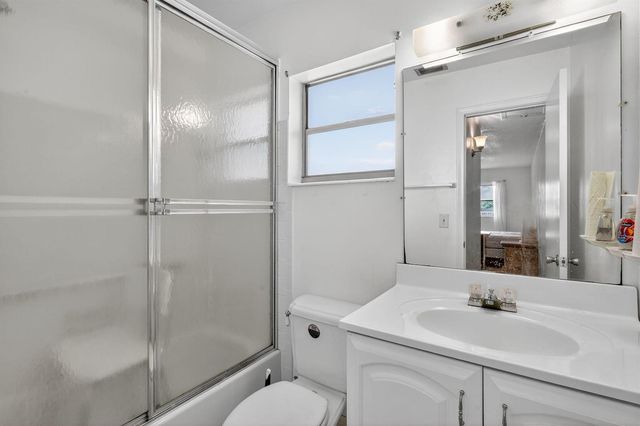2152 NE 1st Way 205, Boynton Beach, FL 33435