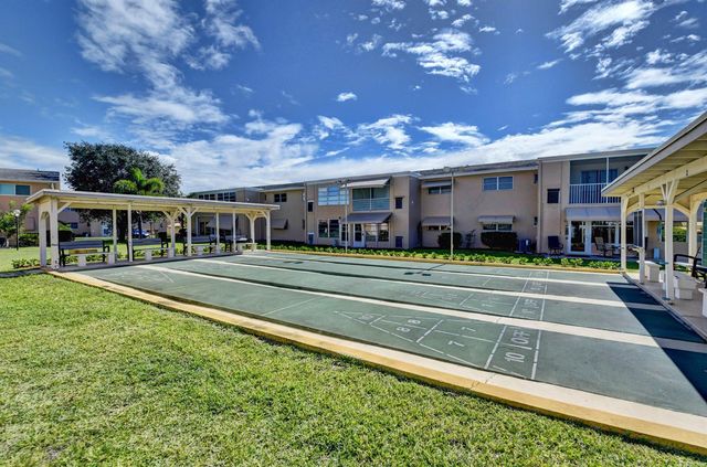2152 NE 1st Way 205, Boynton Beach, FL 33435