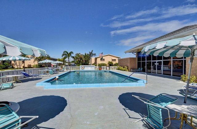 2152 NE 1st Way 205, Boynton Beach, FL 33435