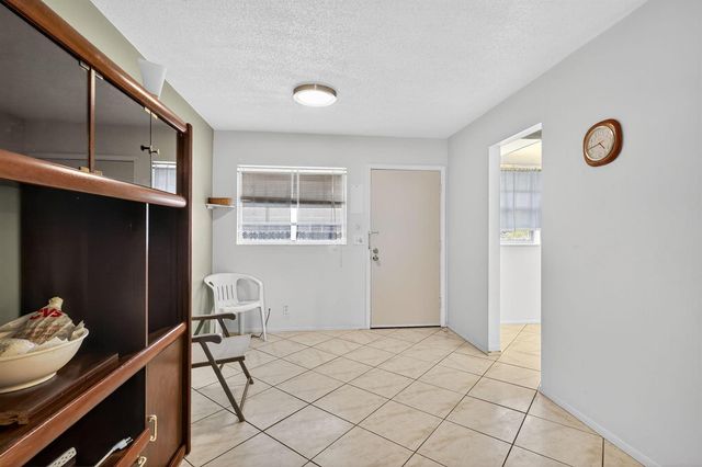 2152 NE 1st Way 205, Boynton Beach, FL 33435