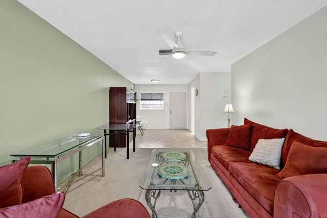2152 NE 1st Way 205, Boynton Beach, FL 33435