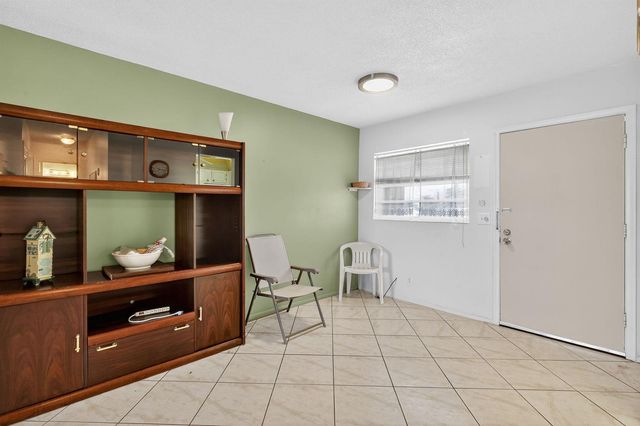 2152 NE 1st Way 205, Boynton Beach, FL 33435