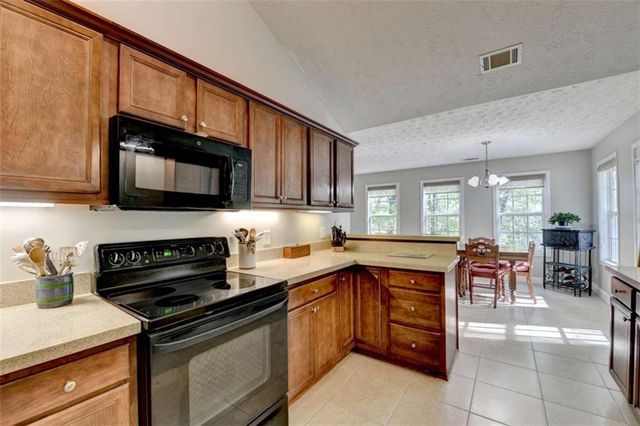 124 Edgewater Court, Braselton, GA 30517