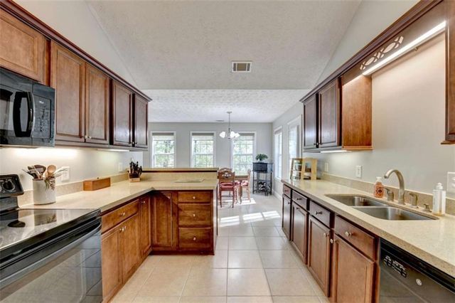 124 Edgewater Court, Braselton, GA 30517