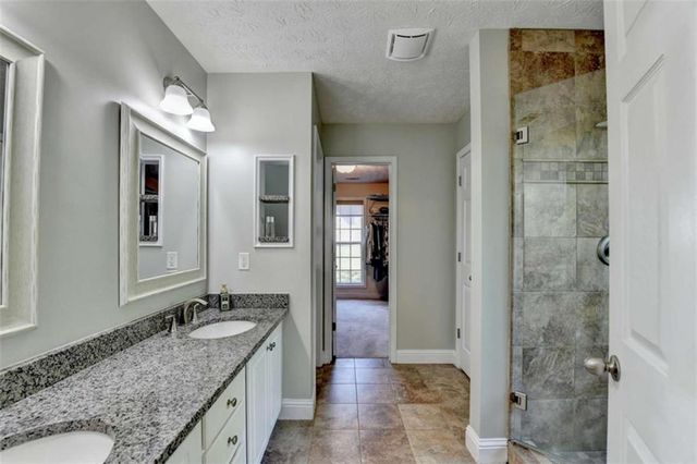 124 Edgewater Court, Braselton, GA 30517