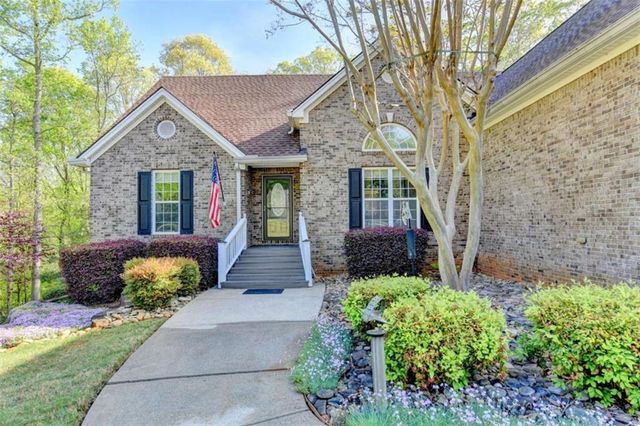 124 Edgewater Court, Braselton, GA 30517