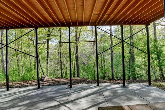 124 Edgewater Court, Braselton, GA 30517