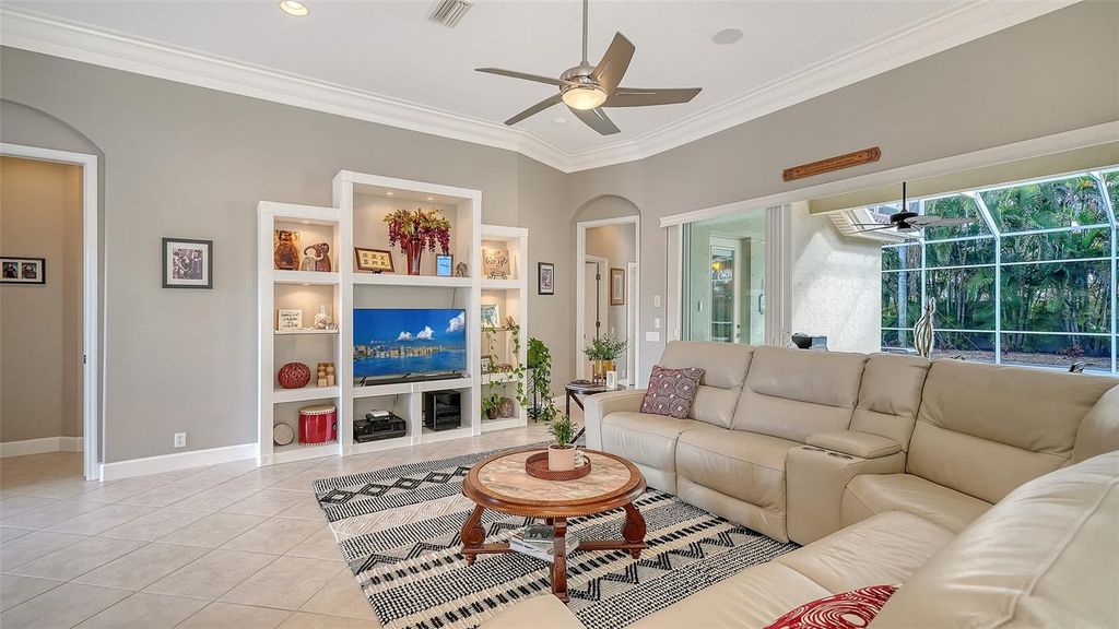 Image 7 of property listing at 9759 51ST TERRACE E, Bradenton, FL 34211