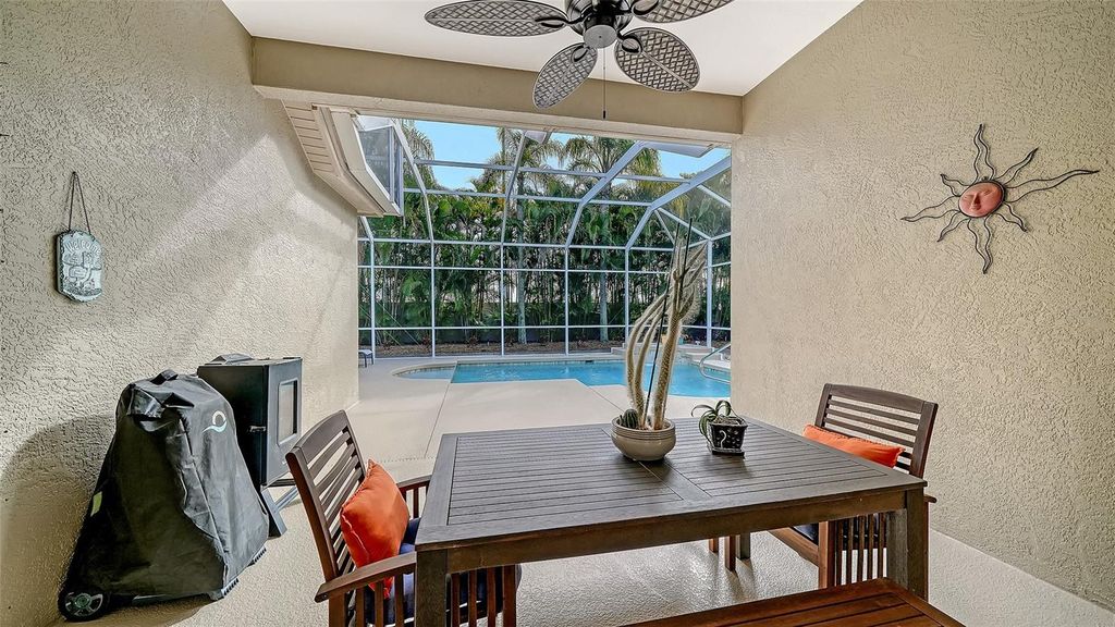 Image 9 of property listing at 9759 51ST TERRACE E, Bradenton, FL 34211