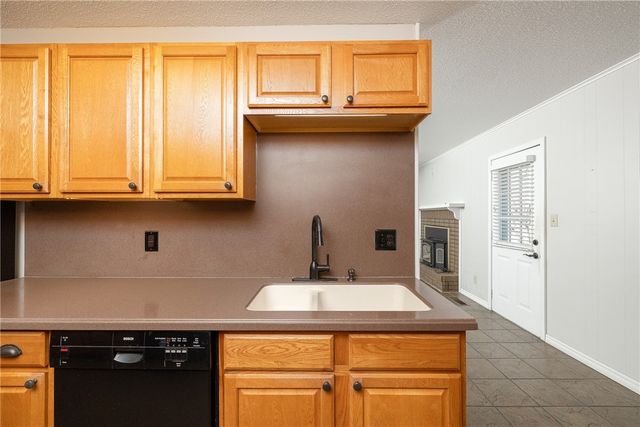 2926 N Loxley Avenue, Fayetteville, AR 72703