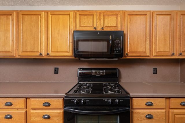 2926 N Loxley Avenue, Fayetteville, AR 72703