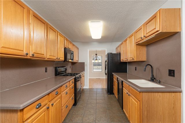 2926 N Loxley Avenue, Fayetteville, AR 72703