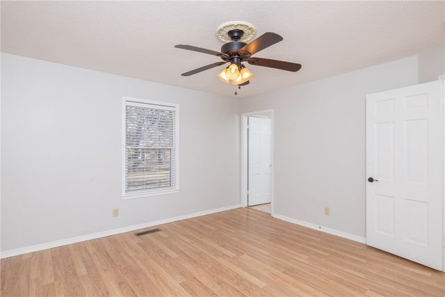 2926 N Loxley Avenue, Fayetteville, AR 72703