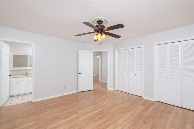 2926 N Loxley Avenue, Fayetteville, AR 72703