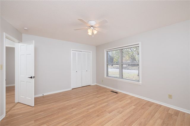 2926 N Loxley Avenue, Fayetteville, AR 72703