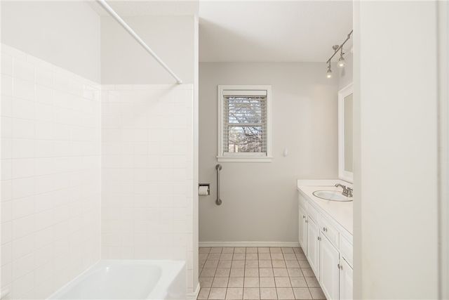 2926 N Loxley Avenue, Fayetteville, AR 72703