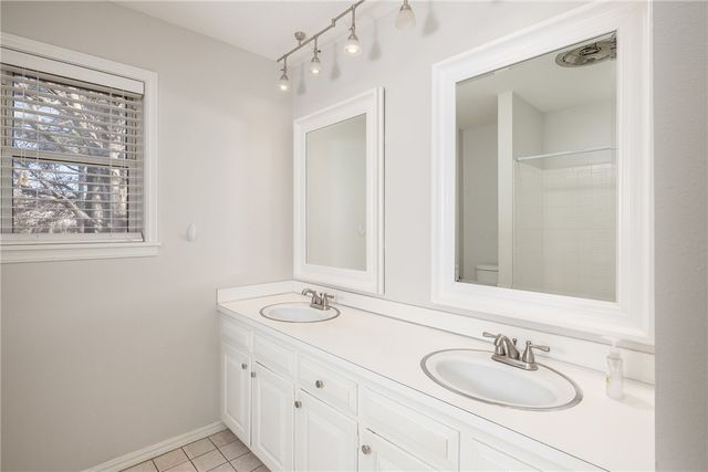 2926 N Loxley Avenue, Fayetteville, AR 72703