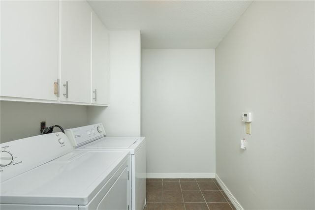 2926 N Loxley Avenue, Fayetteville, AR 72703