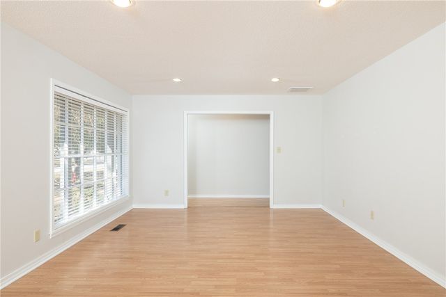 2926 N Loxley Avenue, Fayetteville, AR 72703