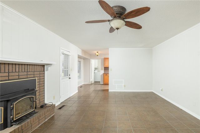 2926 N Loxley Avenue, Fayetteville, AR 72703