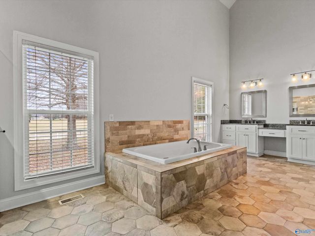 386 St Clair Drive, New Market, AL 35761