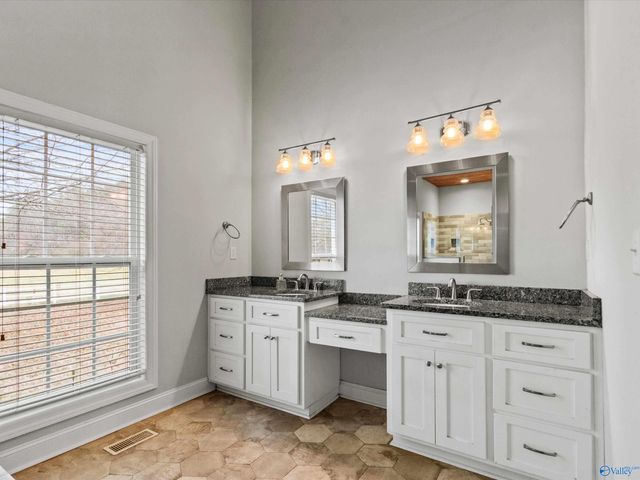 386 St Clair Drive, New Market, AL 35761