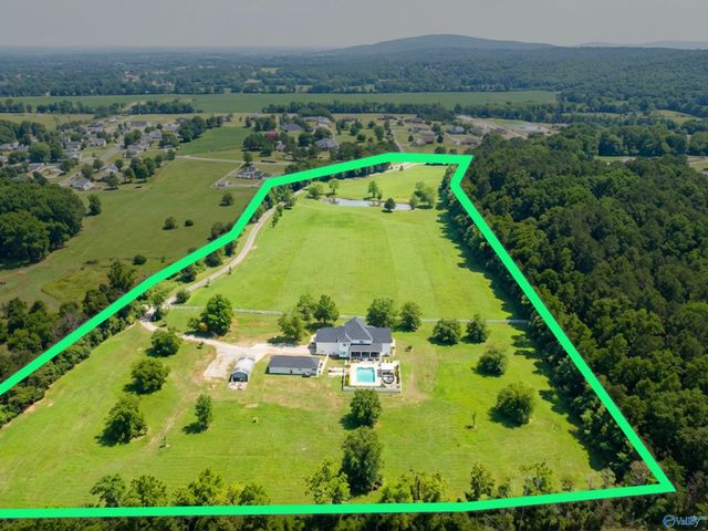 386 St Clair Drive, New Market, AL 35761