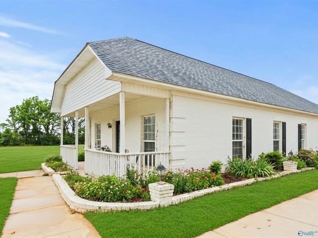 386 St Clair Drive, New Market, AL 35761