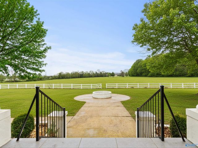 386 St Clair Drive, New Market, AL 35761