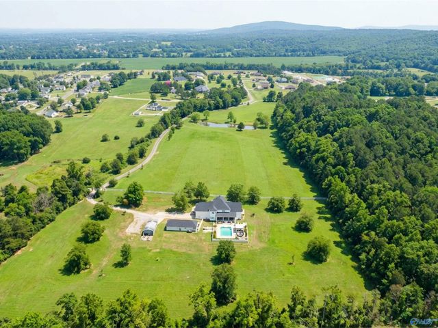 386 St Clair Drive, New Market, AL 35761