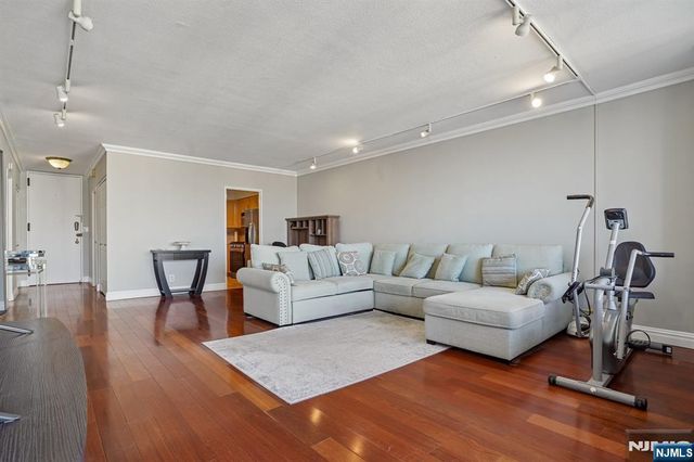 5 Horizon Road 2304, Fort Lee, NJ 07024