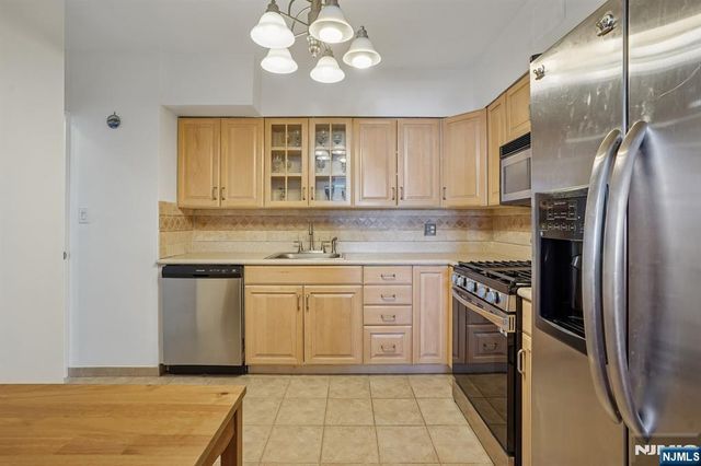 5 Horizon Road 2304, Fort Lee, NJ 07024